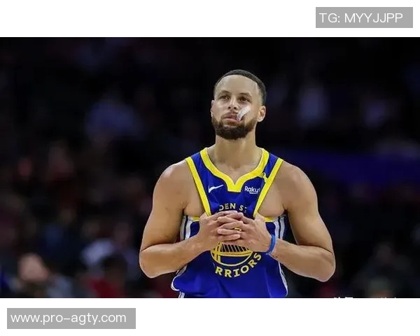 库里热身穿科比6代美国队PE国旗元素融合展现篮球精神与文化传承